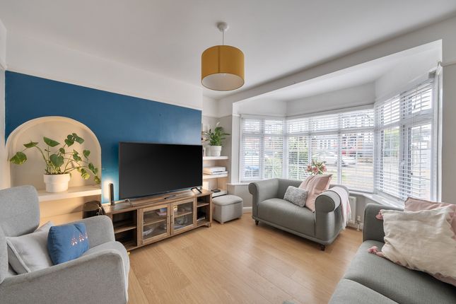 3 bed property, in Cardinal Avenue, £550,000