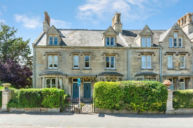 5 bed property, in Kingston Terrace, £325,000