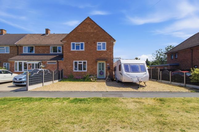 3 bed property, in Pound Bank Road, £280,000