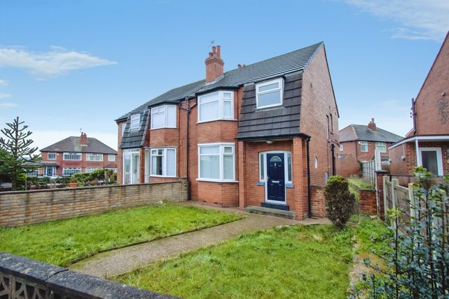 3 bed property, in Ring Road, £240,000