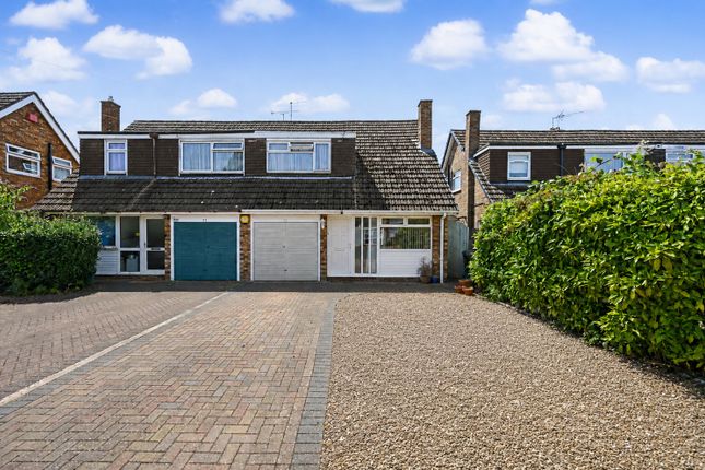 3 bed property, in Cymbeline Way, £295,000