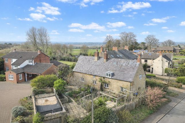 3 bed property, in The Green, £495,000