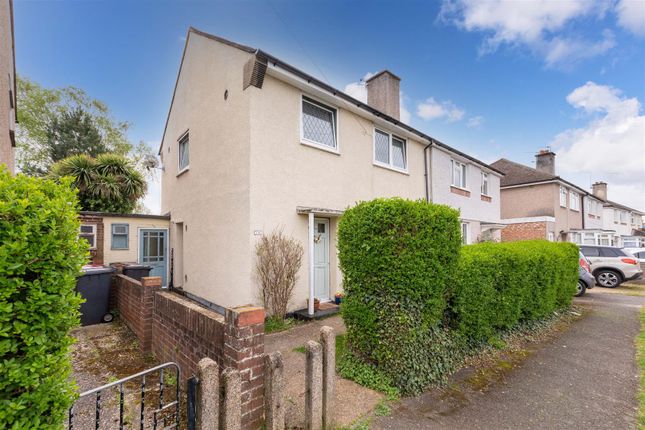 3 bed property, in Moreton Way, £465,000