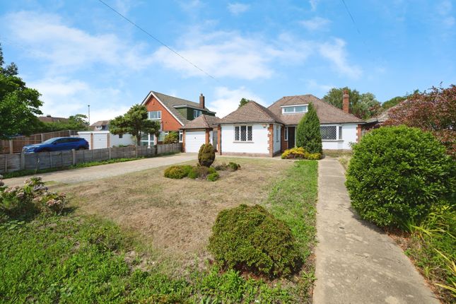 2 bed property, in Sinah Lane, £450,000