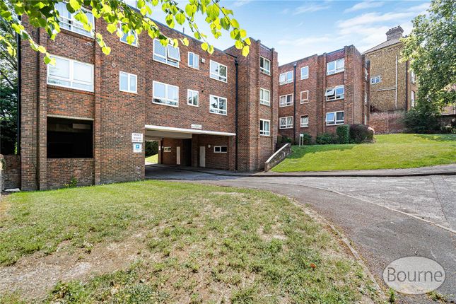1 bed property, in Harvey Road, £225,000