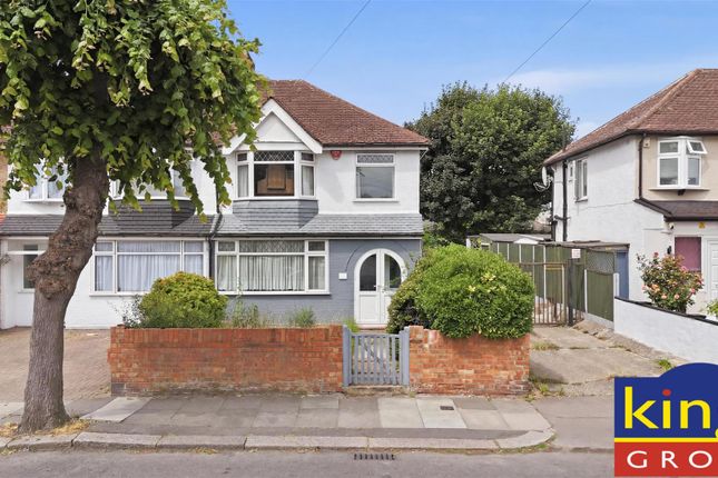 3 bed property, in Latymer Road, £475,000
