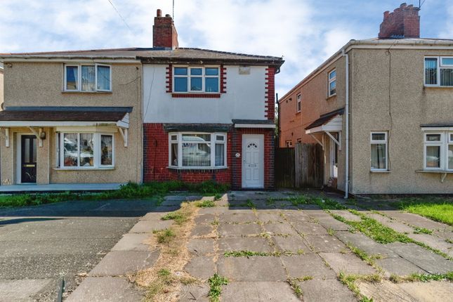 2 bed property, in Park Road, £150,000
