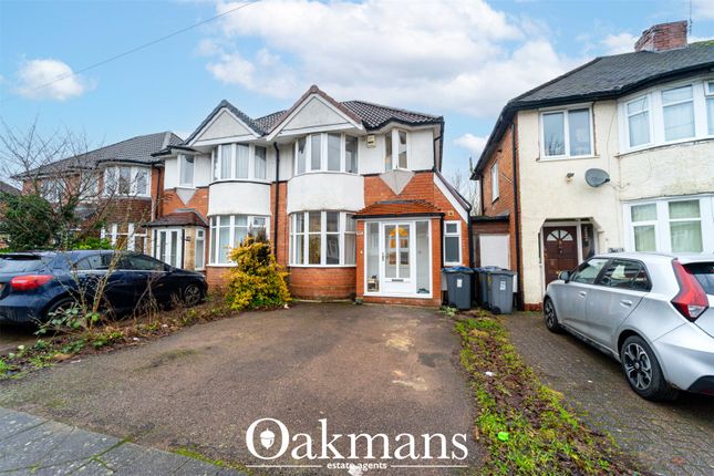 3 bed property, in Corisande Road, £320,000