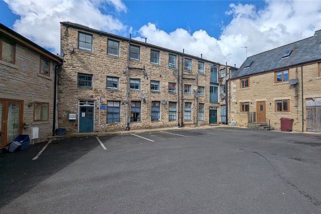 2 bed property, in Ightenhill Street, £45,000
