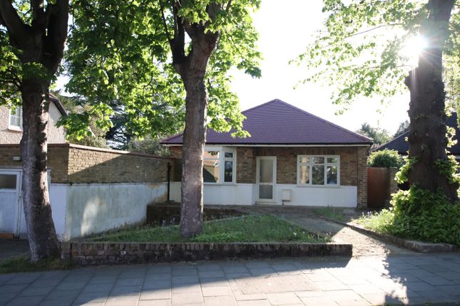 3 bed property, in Isleworth TW7, £900,000
