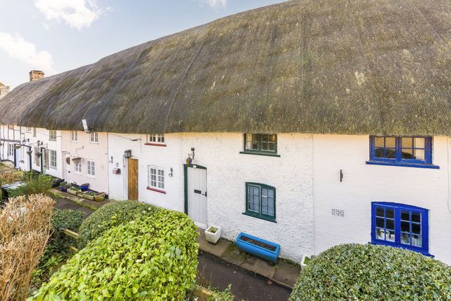 2 bed property, in Malthouse Lane, £300,000