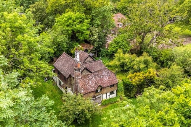 4 bed property, in Knights Acre, £250,000