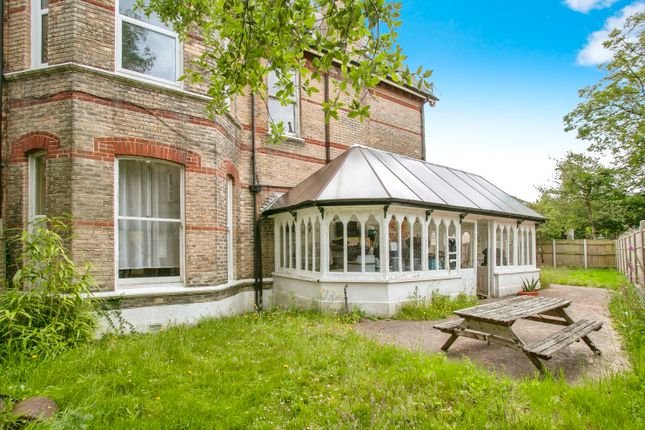 3 bed property, in Wimborne Road, £550,000