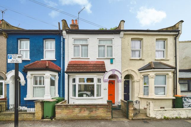 2 bed property, in Mafeking Road, £425,000