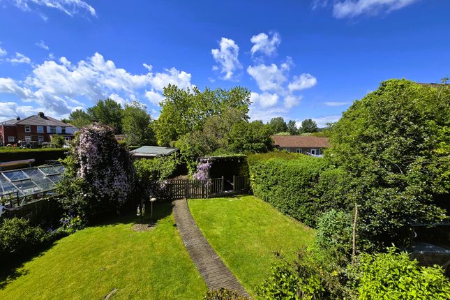 3 bed property, in Pine Road, £160,000