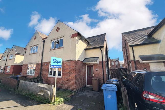 3 bed property, in Abingdon Street, £145,000