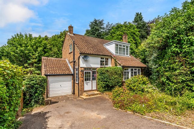 3 bed property, in Woodland Rise, £800,000