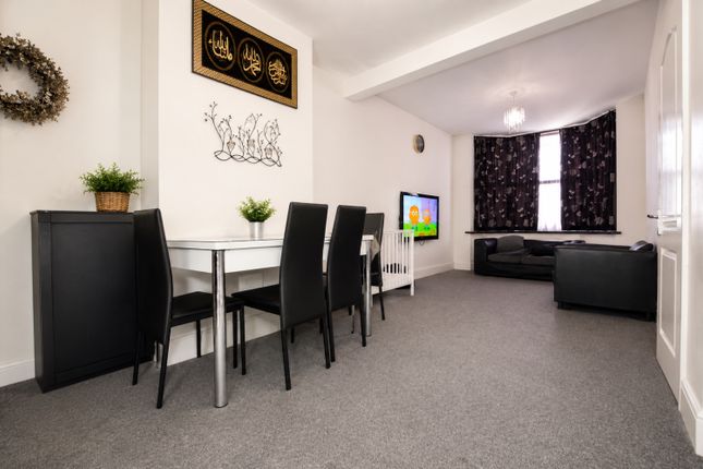 2 bed property, in Falcon Street, £415,000