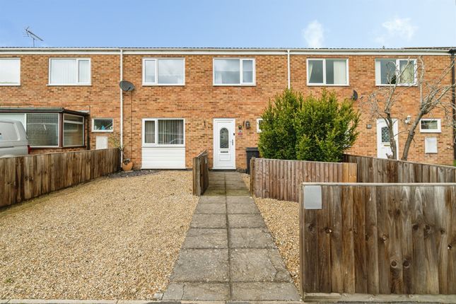 3 bed property, in Thomas Manning Road, £200,000