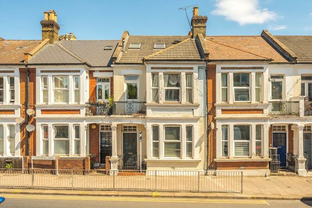 5 bed property, in Putney Bridge Road, £999,950