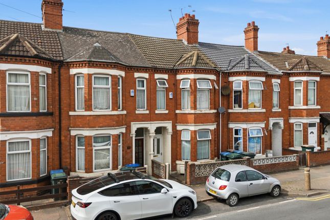 4 bed property, in Widdrington Road, £200,000