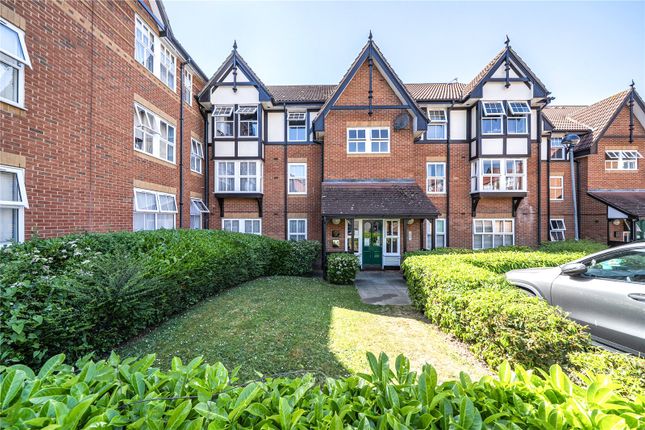 1 bed property, in Alnwick Court, £180,000