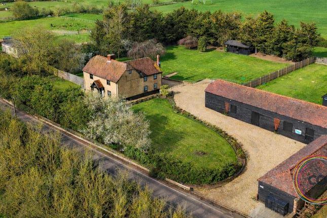 5 bed property, in Waltons Hall Road, £900,000