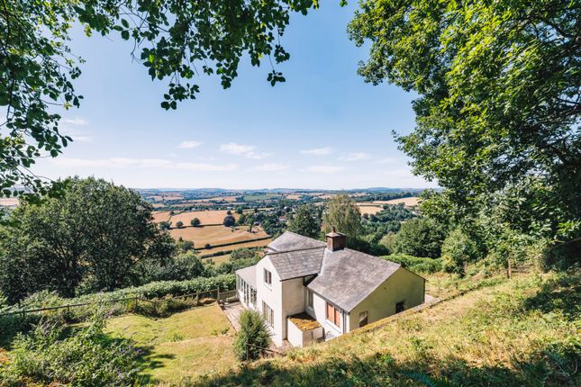 2 bed property, in Goodrich, £425,000