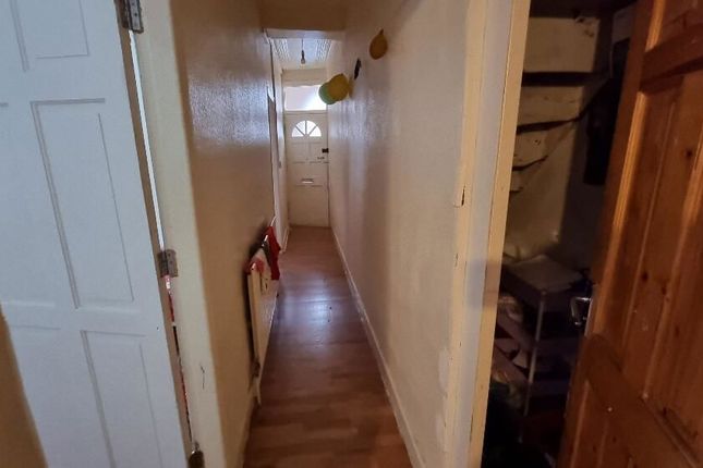 1 bed property, in Sherrard Road, £225,000