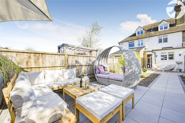 3 bed property, in The Limes, £495,000