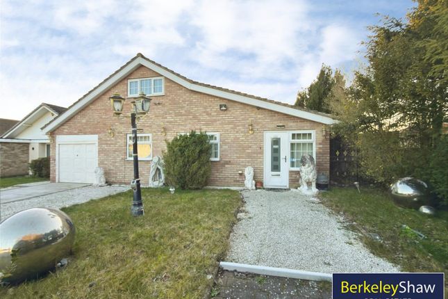 3 bed property, in St. Peters Avenue, £585,000