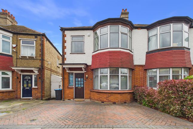 3 bed property, in Ridge Crest, £650,000