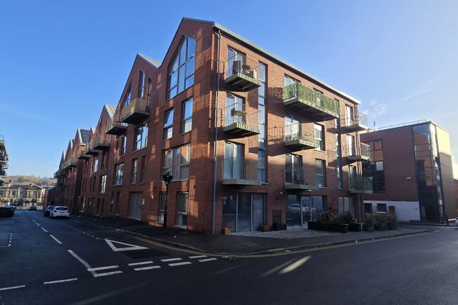 1 bed property, in Apartment 37, £70,000