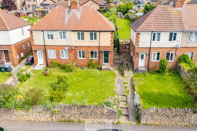 2 bed property, in Station Road, £160,000
