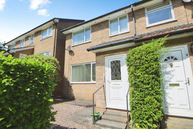 3 bed property, in Longclough Drive, £235,000