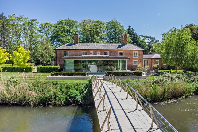 9 bed property, in Theale, £10,000,000