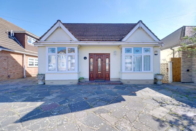 2 bed property, in Upminster Road North, £500,000