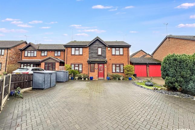 4 bed property, in Woodmere, £475,000