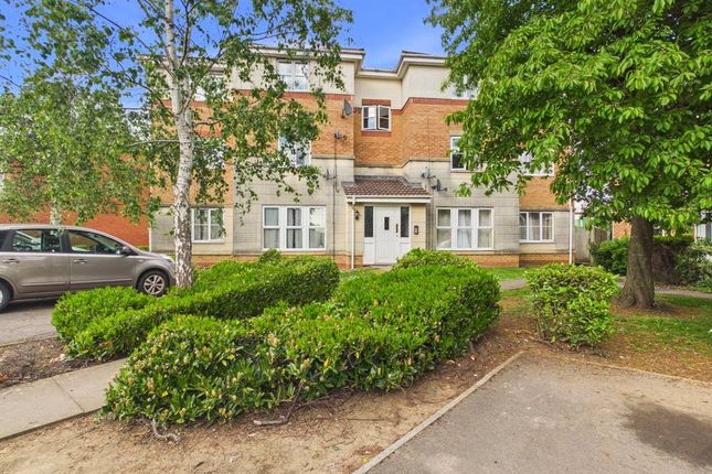 2 bed property, in Bishops Castle Way, £135,000