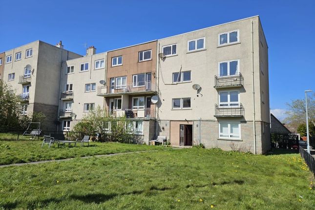 3 bed property, in 42 Craigievar Place, £70,000