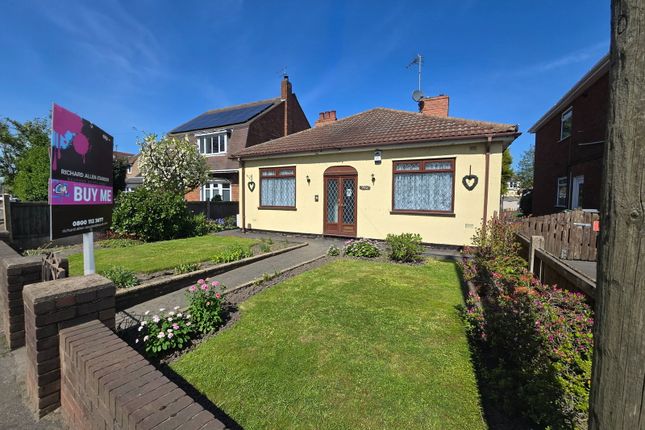 2 bed property, in Coalway Road, £250,000