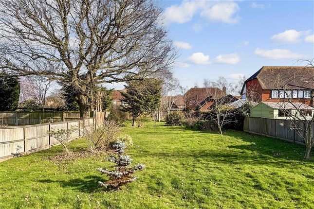 3 bed property, in Chestfield Road, £475,000