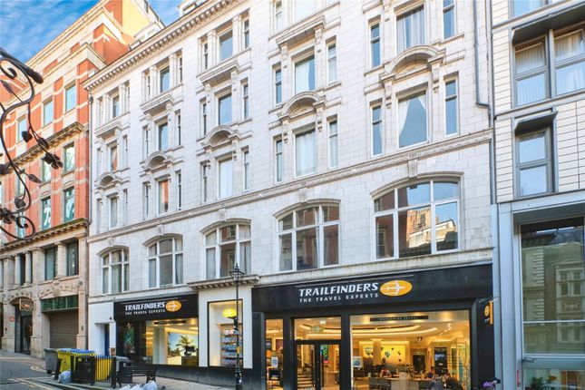 1 bed property, in Temple Street, £140,000