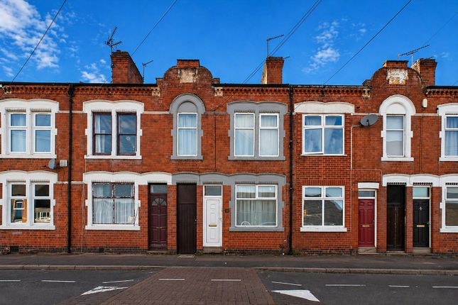 2 bed property, in Latimer Street, £185,000