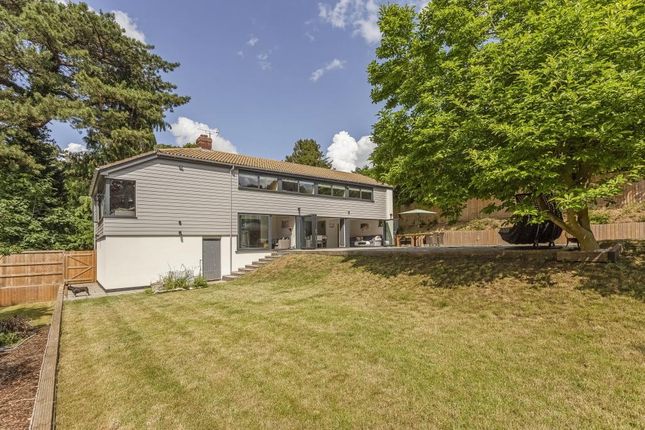 4 bed property, in Stanley Road, £1,425,000