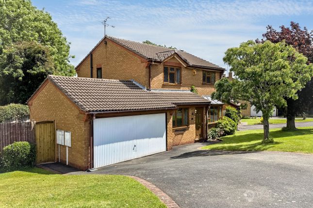 4 bed property, in Sherbourne Avenue, £325,000