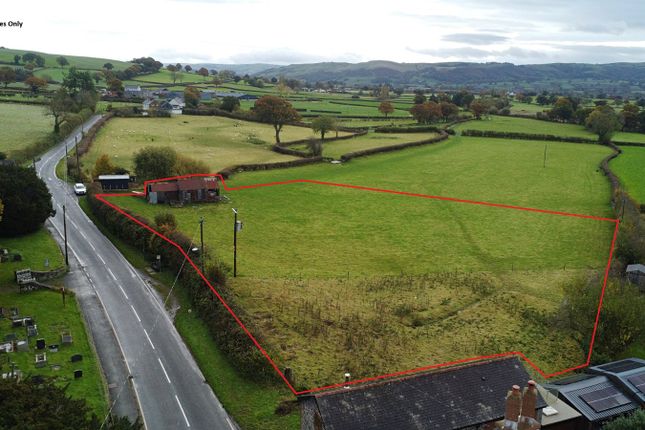 2 bed property, in Llanwnog, £160,000