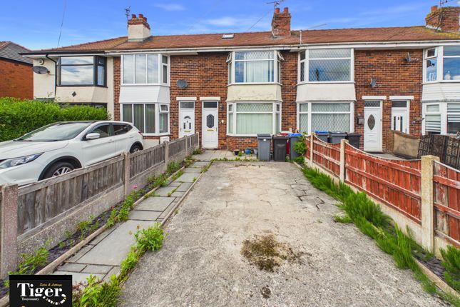 2 bed property, in Newhouse Road, £100,000