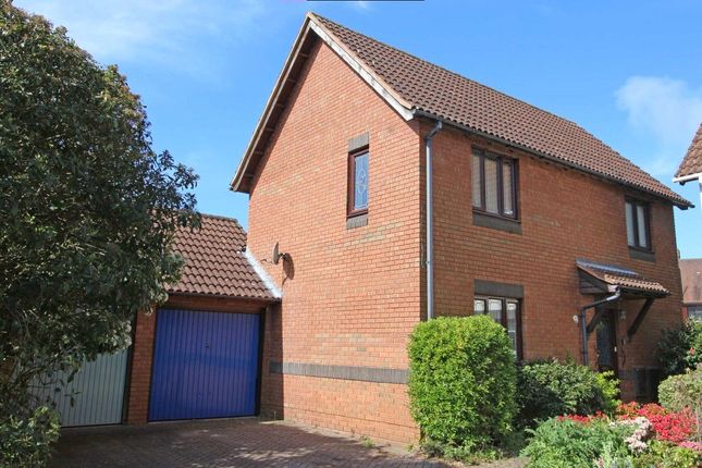 2 bed property, in Fernglade, £350,000