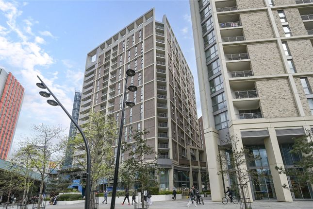 2 bed property, in Discovery Tower, £475,000
